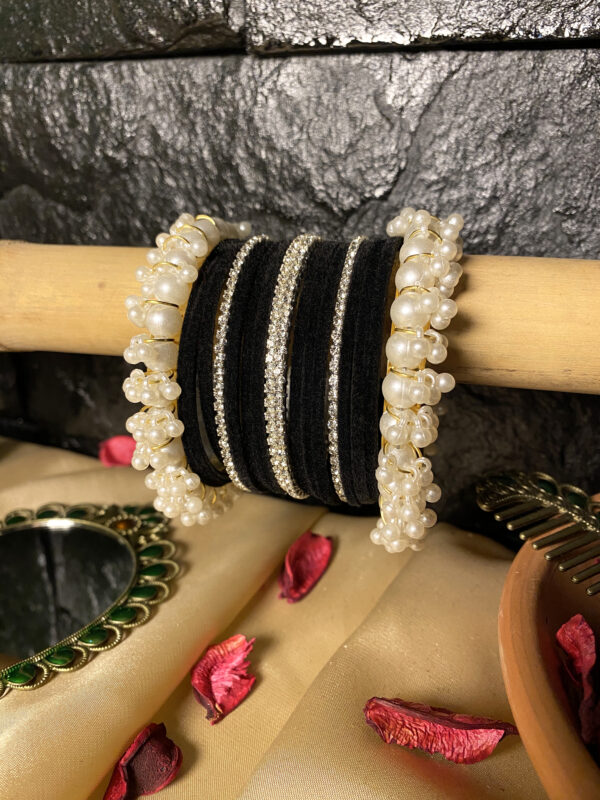 SMALL PEARL SET (BLACK)